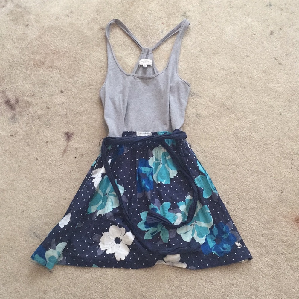 Dress - Picture 2 of 3